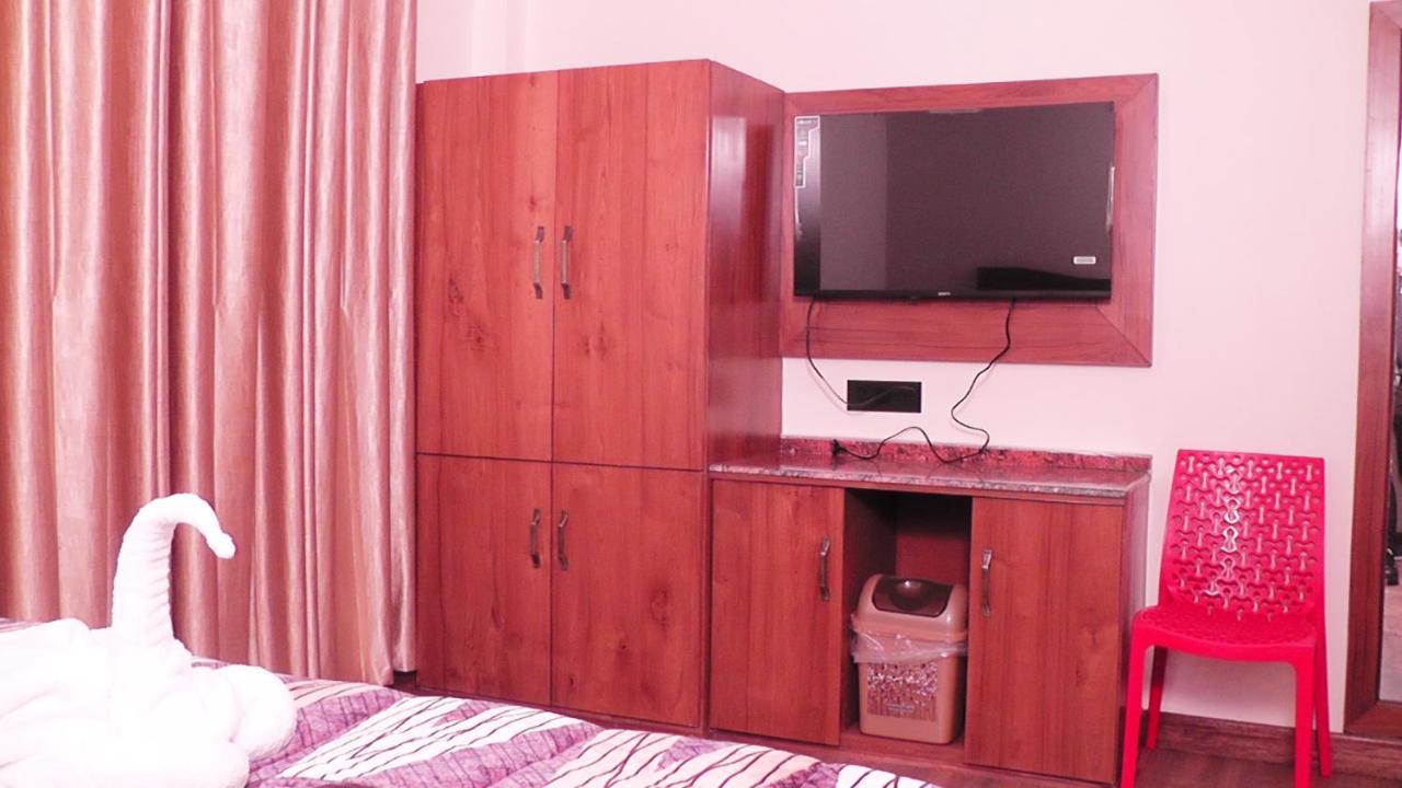 Hotel Jakhu Heights Шимла Екстериор снимка