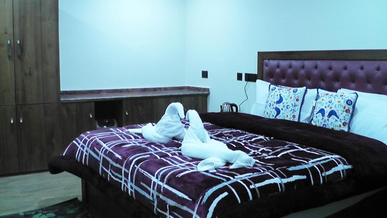 Hotel Jakhu Heights Шимла Екстериор снимка