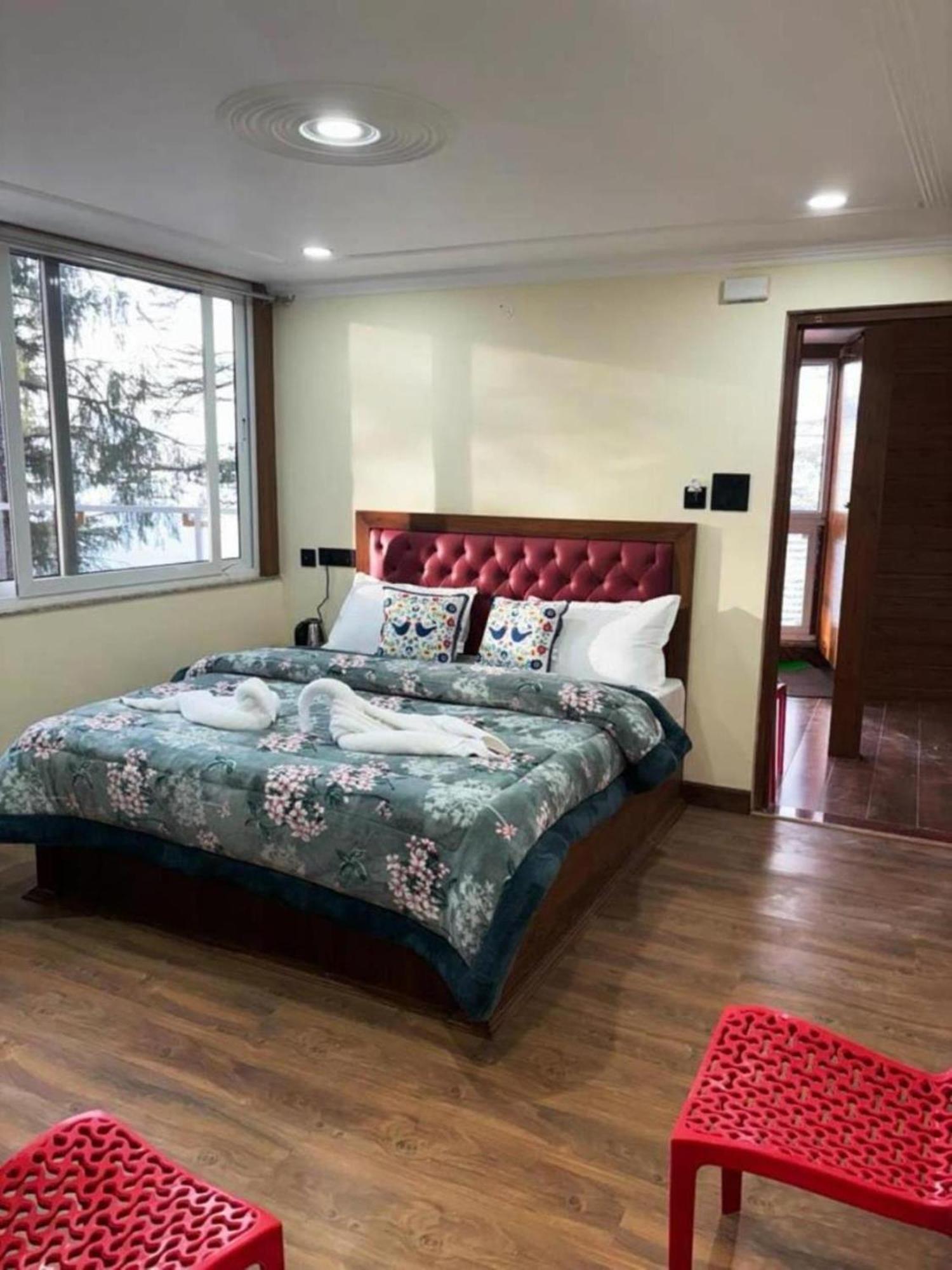 Hotel Jakhu Heights Шимла Екстериор снимка
